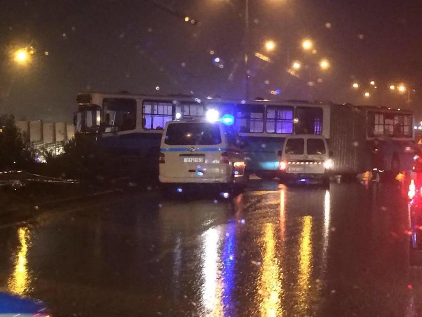 Καιρός Θεσσαλονίκη: Λεωφορείο εξετράπη λόγω της ολισθηρότητας του δρόμου (pics)