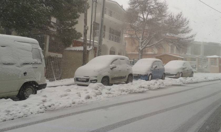 Καιρός: Ο αντικυκλώνας «Αριάδνη» σαρώνει την Ελλάδα – Πολικές θερμοκρασίες και σφοδρές χιονοπτώσεις