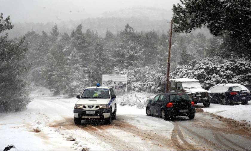 Καιρός: Χιόνια και πολικές θερμοκρασίες στην Μακεδονία - Που χρειάζονται αλυσίδες