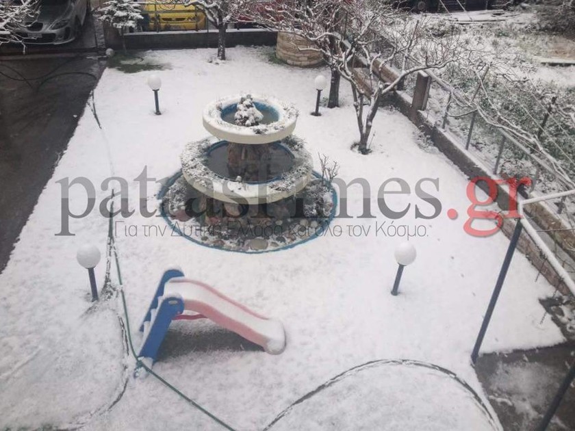 Καιρός - Live: Λευκό τοπίο η Αχαΐα - Χιόνισε μέχρι και στο κέντρο της Πάτρας (photo-video)