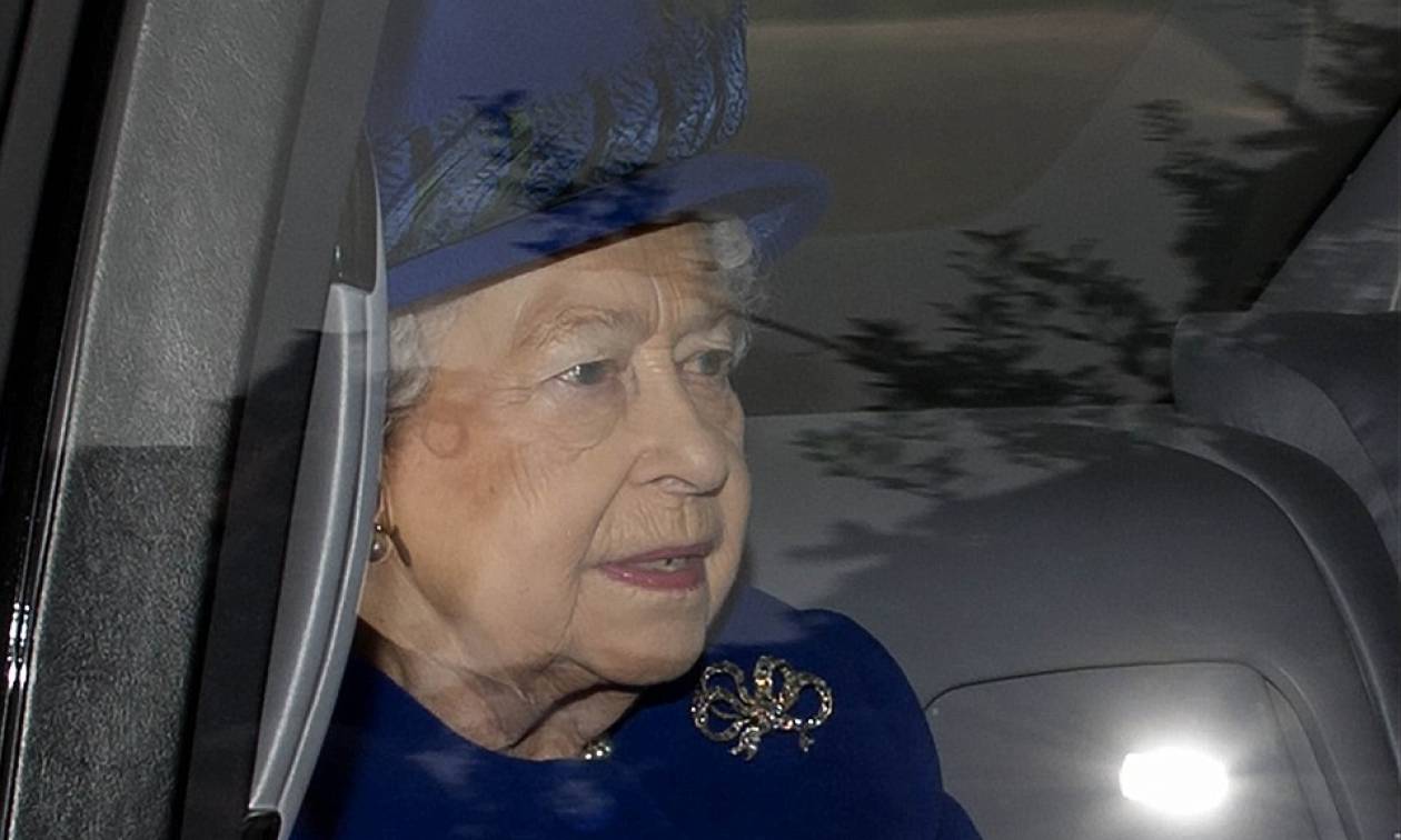 «Θαύμα» στην Αγγλία: «Αναστήθηκε» η βασίλισσα Ελισάβετ κι έκανε δημόσια εμφάνιση (Pics)