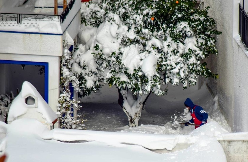 Χιονιάς «Αριάδνη»: Εκπληκτικές φωτογραφίες από τη χιονισμένη Σκόπελο