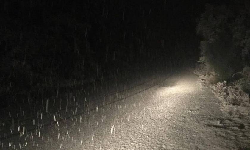 Καιρός ΤΩΡΑ: Χιονίζει στο Ιόνιο - Σε ποιά νησιά δεν θα λειτουργήσουν τα σχολεία