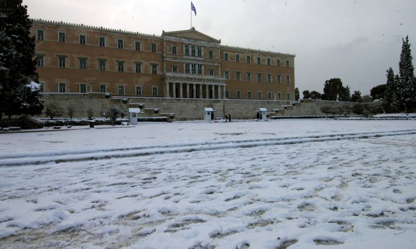 Χιόνια στην Αθήνα – Προσοχή: Δείτε ποιοι δρόμοι είναι κλειστοί σε Αθήνα και Αττική