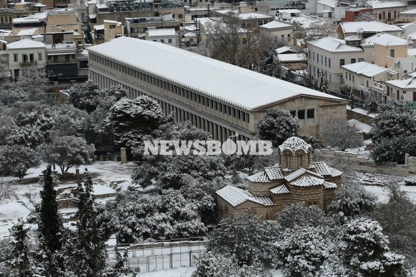 Καιρός Αθήνα: Μαγικές εικόνες από από τη χιονισμένη Ακρόπολη 