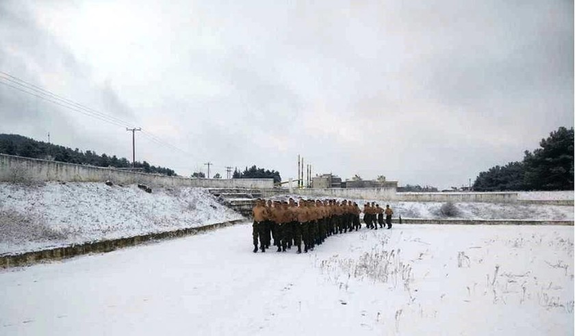 Καιρός: Γυμνοί στα χιόνια οι Έλληνες κομάντο - Οι καταδρομείς δεν καταλαβαίνουν ψύχος (pics)