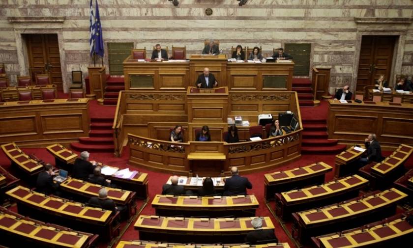 Βουλή: Υπερψηφίστηκε η παράταση μέχρι τις 13 Απριλίου για το «πόθεν έσχες»