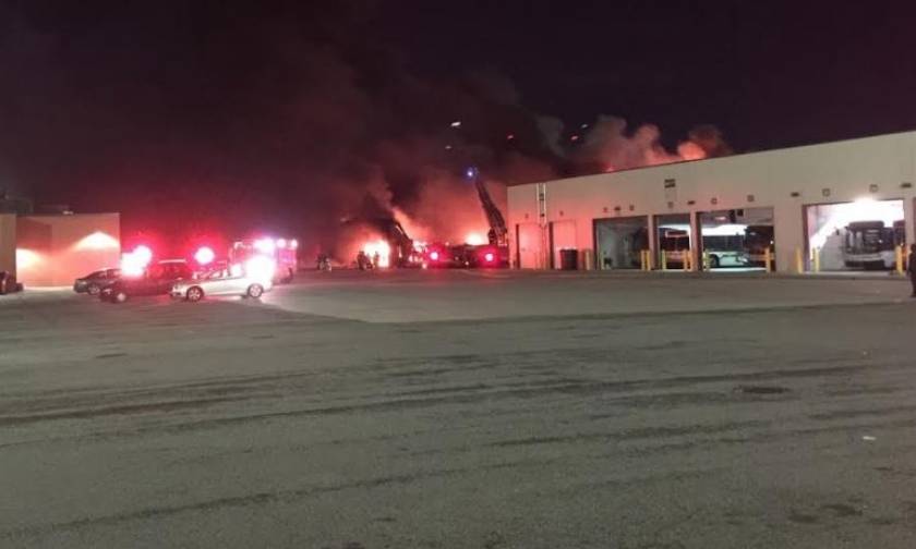 Συναγερμός στις ΗΠΑ: Έκρηξη και μεγάλη πυρκαγιά σε κεντρικό σταθμό λεωφορείων στο Ντιτρόιτ (Pics)