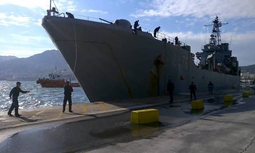 Δήμαρχος Μυτιλήνης: Φέρατε μόνοι σας το πλοίο και κάνετε το λιμάνι πάλι καταυλισμό