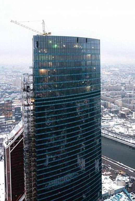 Σοκ: Τραγικός θάνατος 18χρονου για μια selfie - Έπεσε από το ψηλότερο κτήριο στην Ευρώπη (pics)