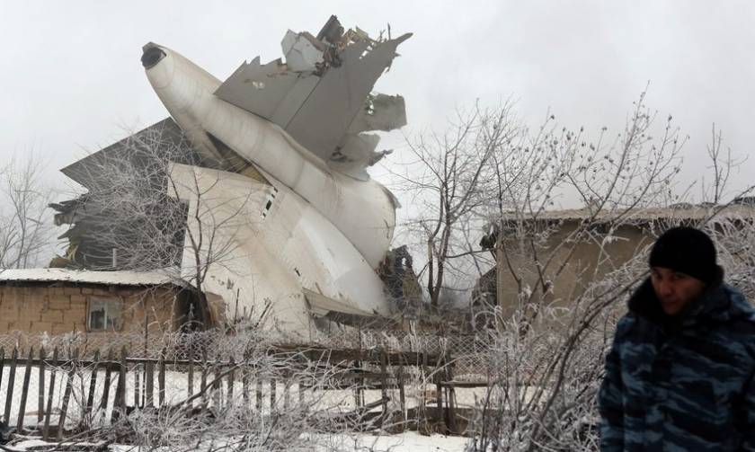 Αεροπορική τραγωδία στο Κιργιστάν: Το λάθος του πιλότου έριξε το αεροσκάφος (Pics+Vids)