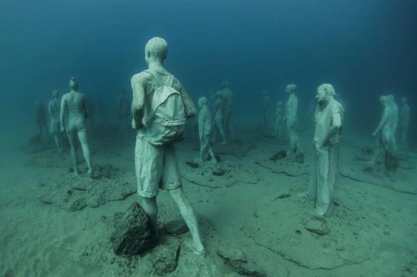 Μαγικές εικόνες από το πρώτο υποβρύχιο μουσείο γλυπτών στην Ευρώπη (Pics+Vid)