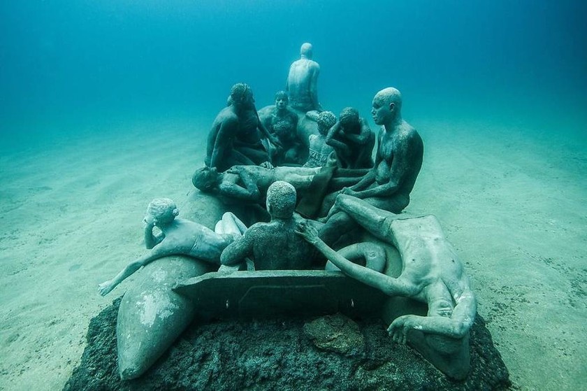 Μαγικές εικόνες από το πρώτο υποβρύχιο μουσείο γλυπτών στην Ευρώπη (Pics+Vid)