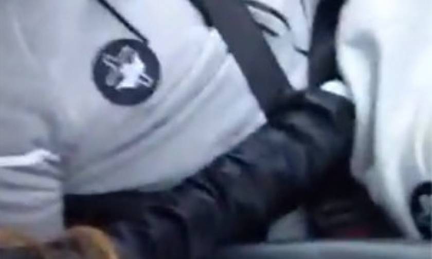 Σάλος: Διάσημη σταρ ικανοποιεί το σύντροφό της μέσα στο αυτοκίνητο και τραβά βίντεο!
