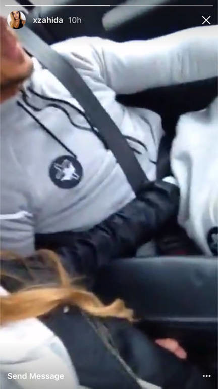  Σάλος: Διάσημη σταρ ικανοποιεί το σύντροφό της μέσα στο αυτοκίνητο και τραβά βίντεο!