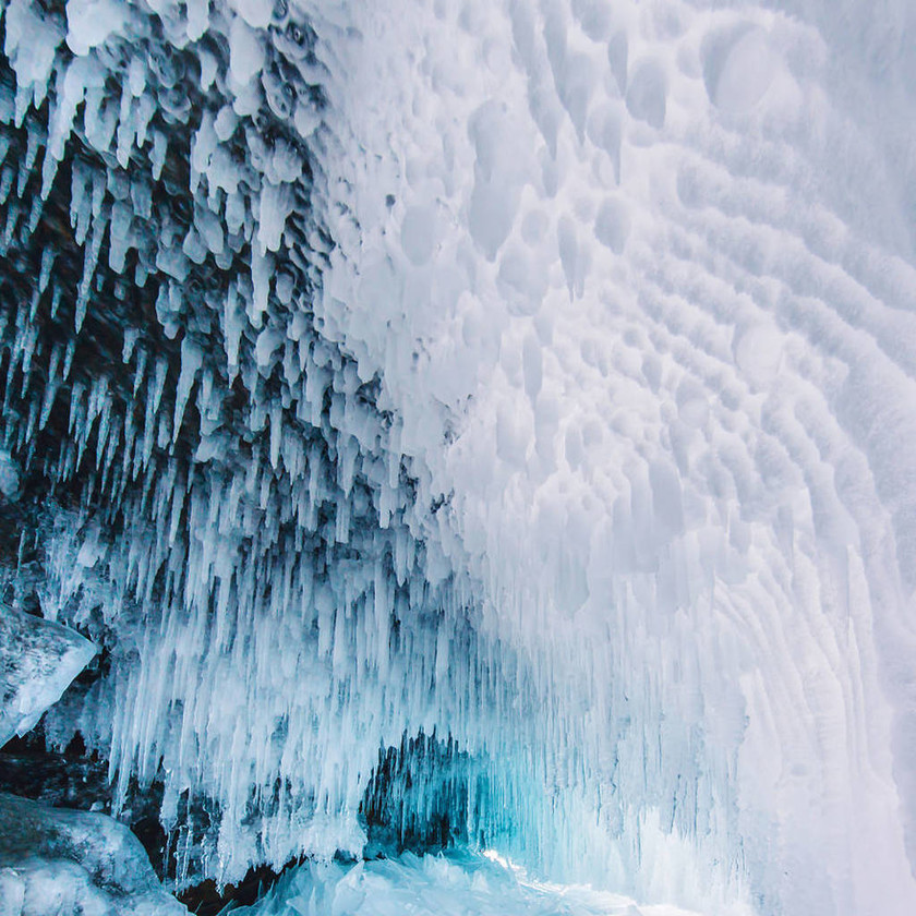 Μαγευτικές εικόνες από την παγωμένη λίμνη Βαϊκάλη!