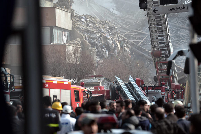 ΕΚΤΑΚΤΟ: Τραγωδία στο Ιράν: Κατέρρευσε ουρανοξύστης στη Τεχεράνη – Δεκάδες τραυματίες
