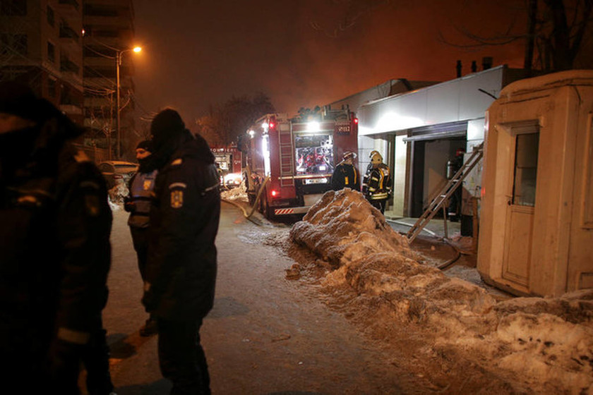 Ρουμανία: Τουλάχιστον 40 τραυματίες από φωτιά σε νυχτερινό κέντρο (pics)