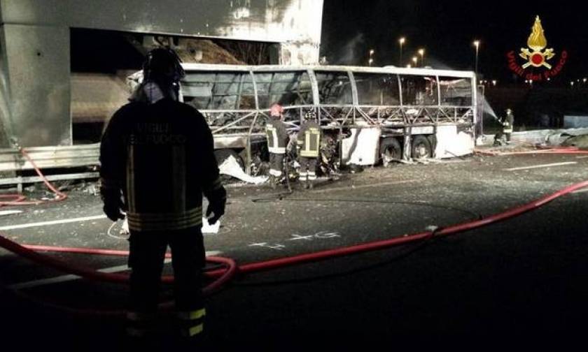 Italy school bus crash and fire leaves 16 dead