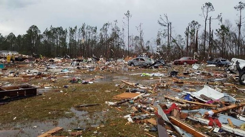 Εικόνες απόλυτης καταστροφής: 18 νεκροί από ακραία καιρικά φαινόμενα στη Τζόρτζια των ΗΠΑ