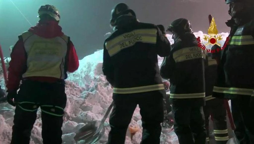 Χιονοστιβάδα Ιταλία: Τραγωδία δίχως τέλος - Τουλάχιστον 7 νεκροί (pics)