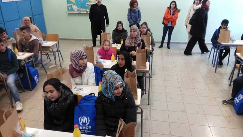 Θερμό καλωσόρισμα στα προσφυγόπουλα σε σχολείο της Λάρισας