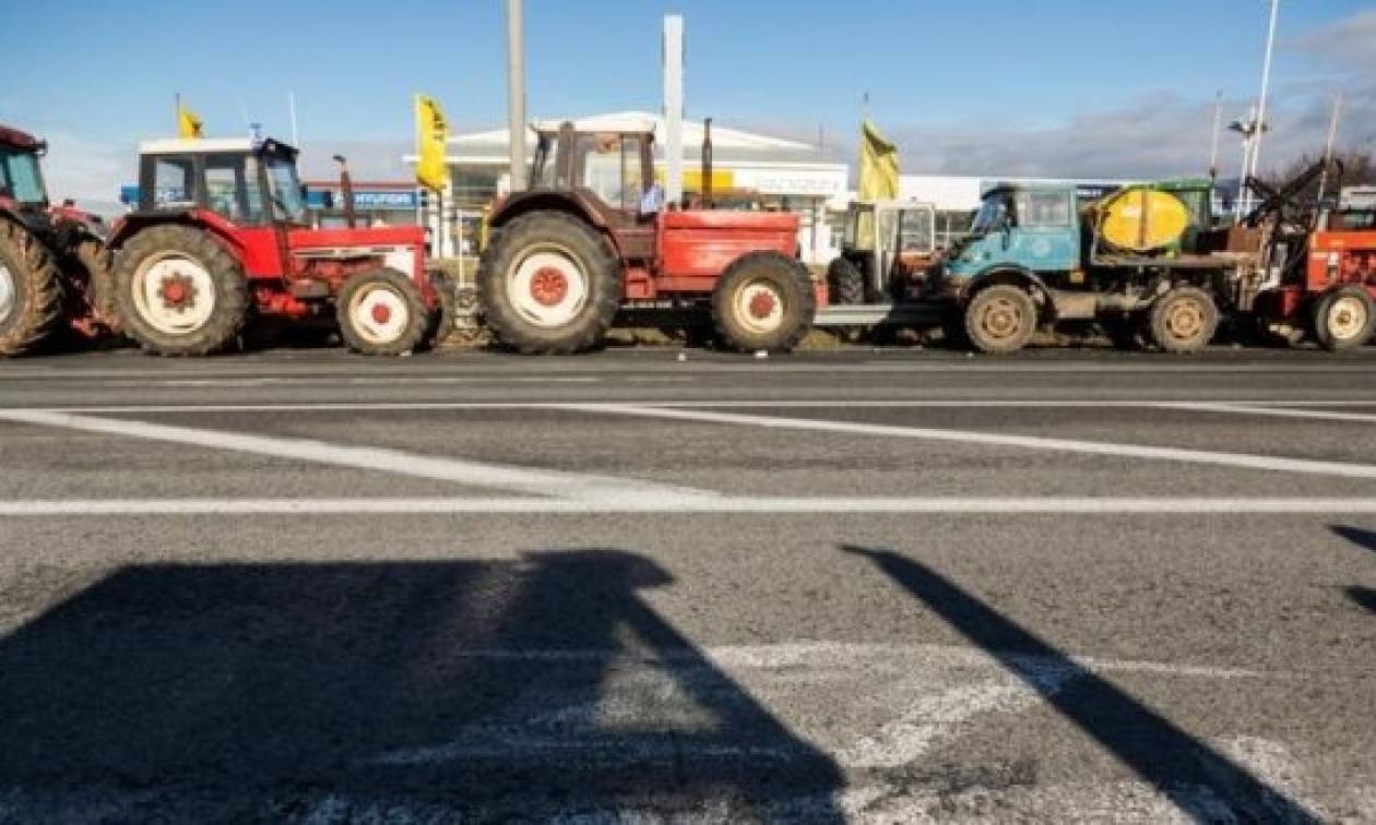 Μπλόκα αγροτών: Κλειστή η νέα εθνική οδός Πατρών – Κορίνθου