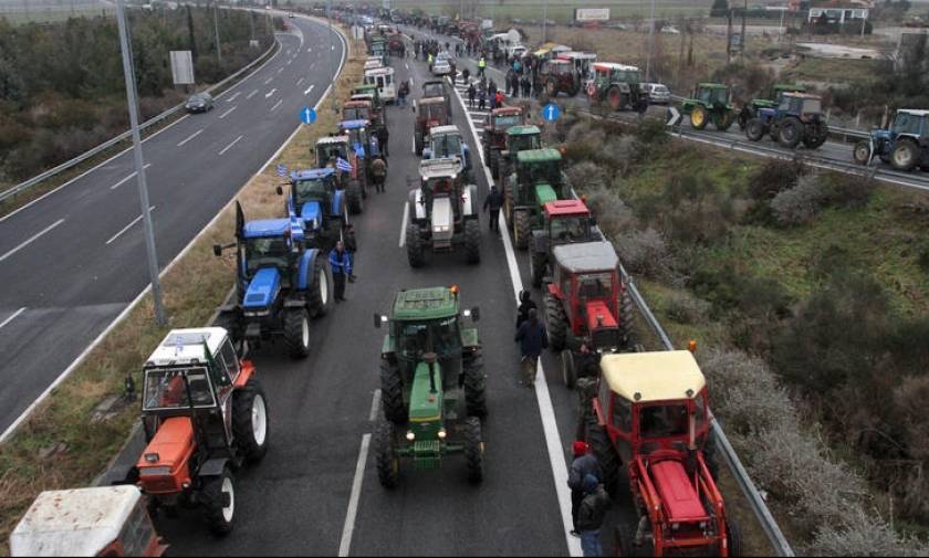 Μπλόκα αγροτών: Άνοιξε η εθνική οδός Θεσσαλονίκης - Ευζώνων