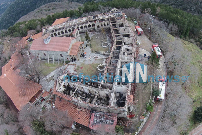 Νέες συγκλονιστικές εικόνες από τη μονή της Βαρνάκοβας - Έρευνες για τα αίτια της πυρκαγιάς 