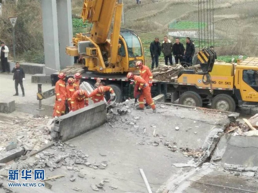 Τραγωδία στην Κίνα: Κατέρρευσαν τρεις πολυκατοικίες – Δεκάδες άνθρωποι παγιδευμένοι (Pics)