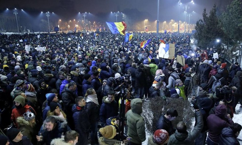 Βία επεισόδια στη Ρουμανία από 250.000 διαδηλωτές κατά της διαφθοράς (Pics+Vids)