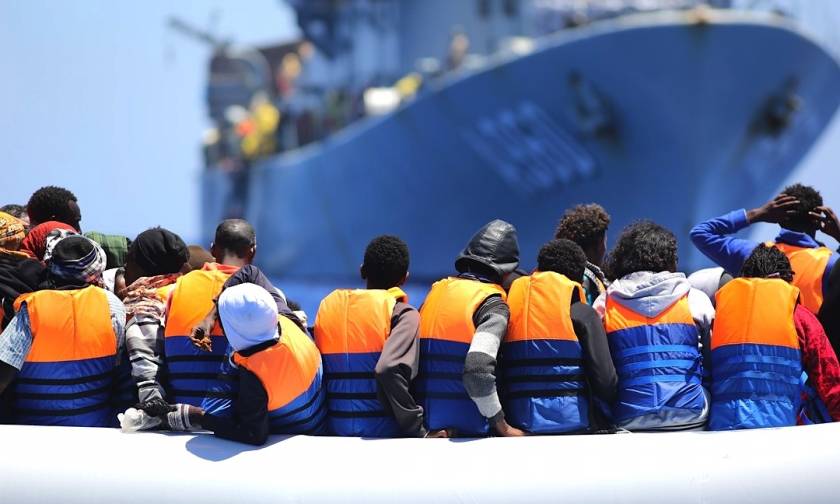 «Μάχες» με διακινητές μεταναστών ανοιχτά της Λιβύης