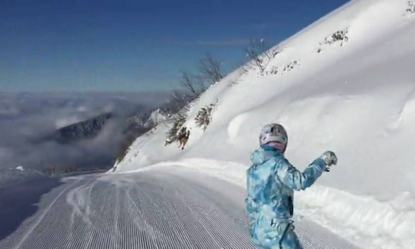 Κατάβαση σκι σε... τρομακτικο τοπίο με «παρέα» τα σύννεφα (Video)