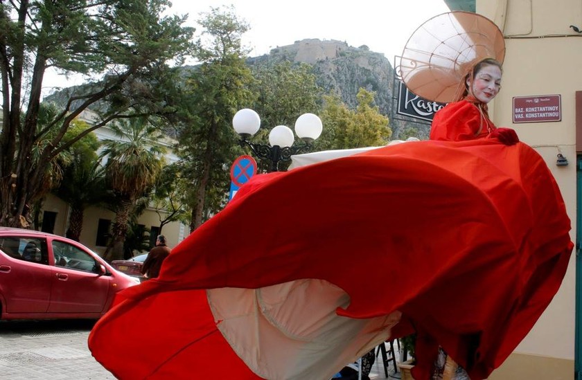 Ναύπλιο: Εντυπωσιακές εικόνες από την έναρξη του καρναβαλιού