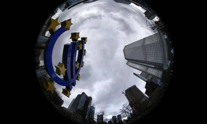 Βρυξέλλες: Απόσταση από τις απόψεις του ΔΝΤ παίρνουν κύκλοι της Ευρωζώνης