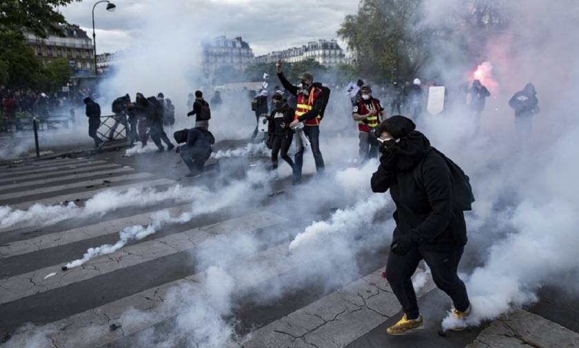 Βίαιες συγκρούσεις στο Παρίσι - «Βροχή» μολότοφ κατά αστυνομικών δυνάμεων