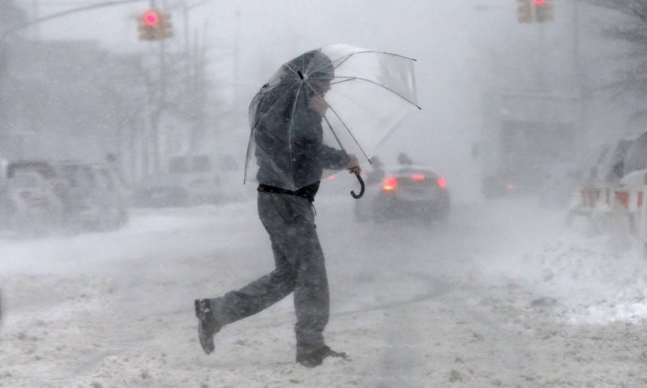 Χιονοθύελλα σαρώνει τις ΗΠΑ: Έκλεισαν σχολεία - Ακυρώνονται πτήσεις (pics)