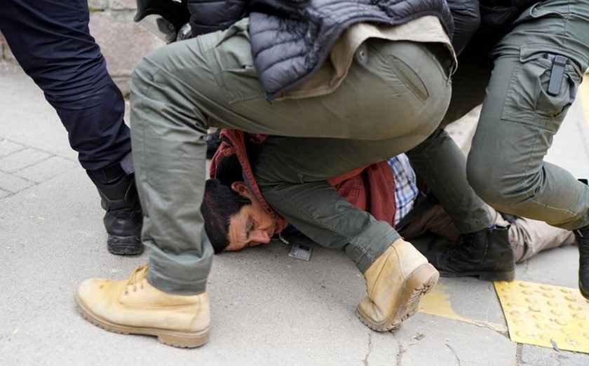 Συλλήψεις και δακρυγόνα σε επεισόδια στην Άγκυρα (pics+vid)