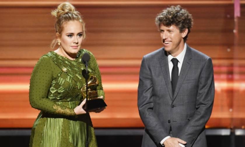 Grammy: H Adele ήταν η μεγάλη νικήτρια της βραδιάς - Γιατί έβρισε πάνω στην σκηνή;
