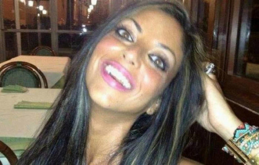 Το βίντεο της πανέμορφης Ιταλίδας που έκανε ομαδικό στοματικό και αυτοκτόνησε. Η ιστορία της σοκάρει