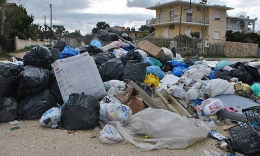 «Βουλιάζει» στα σκουπίδια η Ζάκυνθος – Κραυγή αγωνίας των κατοίκων: Δεν αντέχουμε άλλο! (vids+pics)