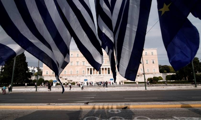 Reuters: Το μέλλον προμηνύεται δύσκολο για τους Έλληνες