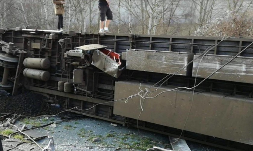 Εκτροχιασμός τρένου στο Βέλγιο - Τουλάχιστον ένας νεκρός και είκοσι τραυματίες (pics+vid)