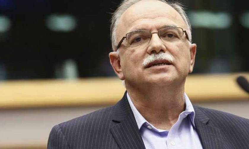 ΤΑΖ: Ελπίζει σε «λευκό καπνό» στο Eurogroup ο Δημήτρης Παπαδημούλης