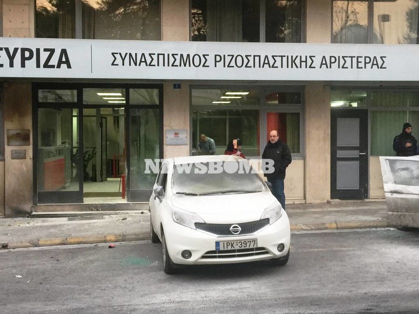 Βόμβες μολότοφ στα γραφεία του ΣΥΡΙΖΑ (pics)