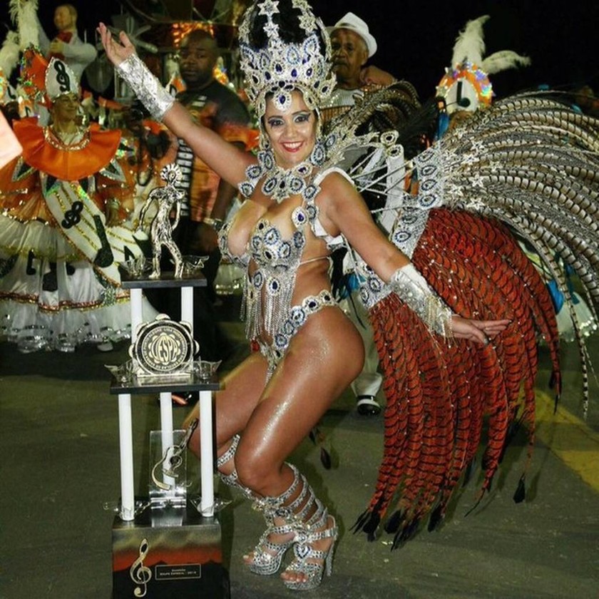 Σοκ στη Βραζιλία: Σκότωσαν εν ψυχρώ τη βασίλισσα του καρναβαλιού (Vid+Pics)