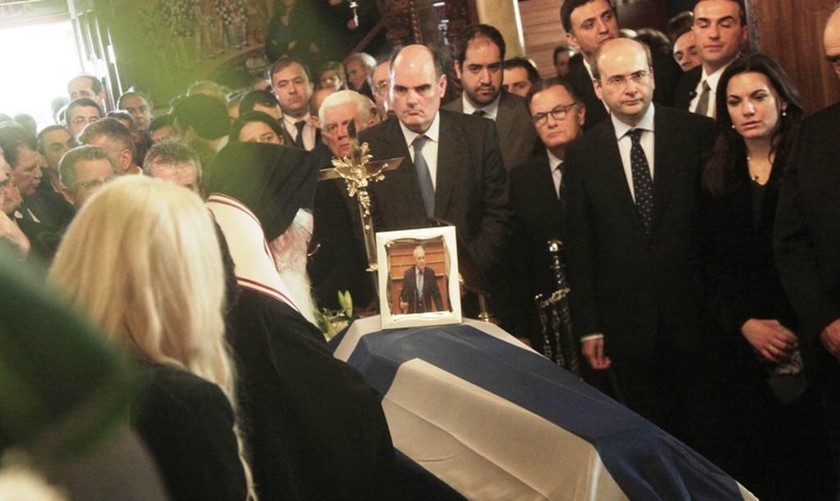 Σύσσωμη η ΝΔ στην κηδεία του πρώην υπουργού Ευάγγελου Μπασιάκου (pics)