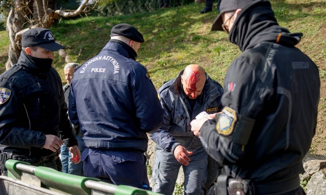 Σοβαρά επεισόδια στα Ιωάννινα - Επτά αστυνομικοί τραυματίες (pics)