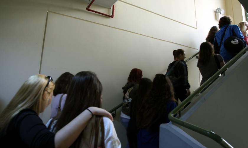 Σοκ στη Μυτιλήνη: Διευθυντής κατηγορείται ότι συγκάλυπτε σεξουαλική παρενόχληση μέσα στο σχολείο του