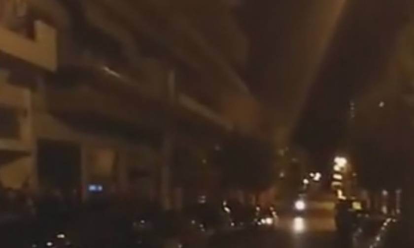 Θρίλερ στην Κοζάνη: Άρχισε να πυροβολεί από το μπαλκόνι του
